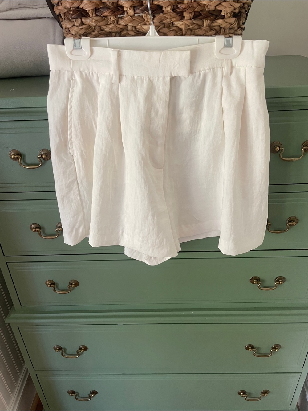 H&M white linen-blend high-waisted tailored shorts